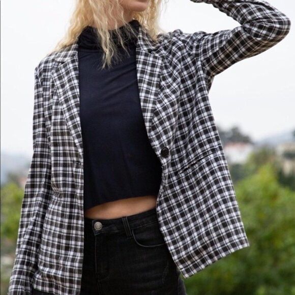 Off White Black Plaid Jacket With Welt Pocket - Picture 9 of 11